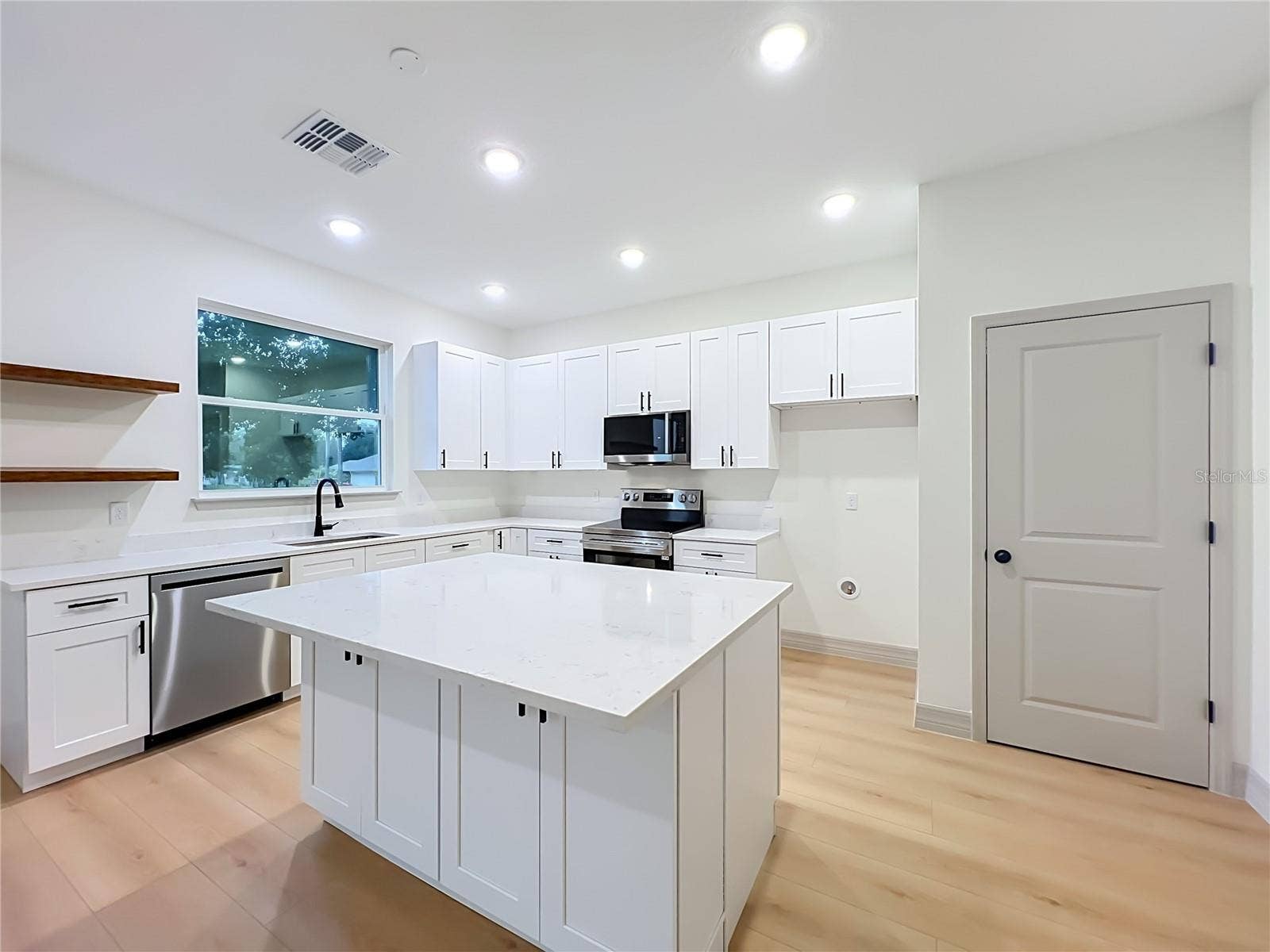 199 NORTHMOOR ROAD, Casselberry, FL 32707 199 NORTHMOOR ROAD, Casselberry, FL 32707
