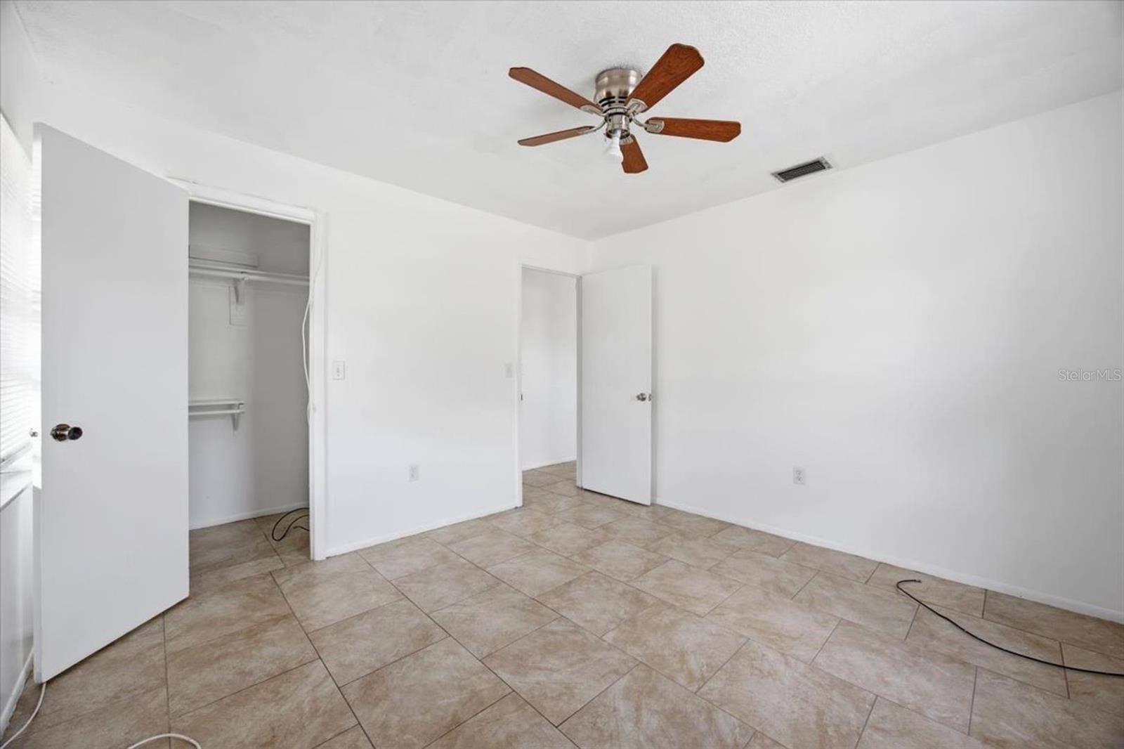 2218 BRANDY PLACE, Lakeland, FL 33801 2218 BRANDY PLACE, Lakeland, FL 33801