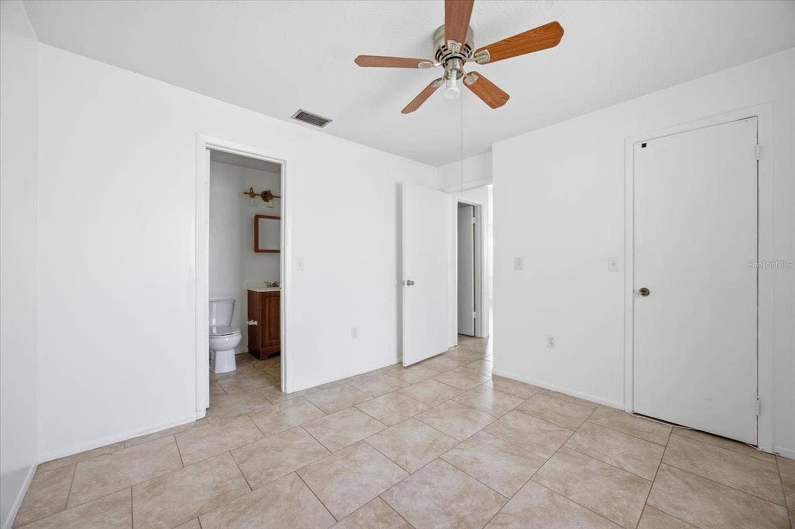 2218 BRANDY PLACE, Lakeland, FL 33801 2218 BRANDY PLACE, Lakeland, FL 33801