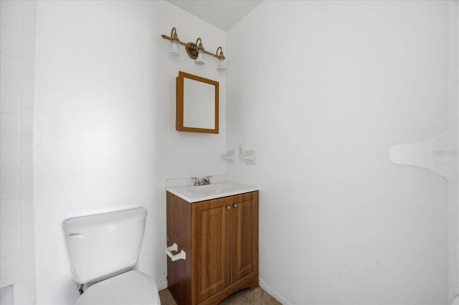 2218 BRANDY PLACE, Lakeland, FL 33801 2218 BRANDY PLACE, Lakeland, FL 33801