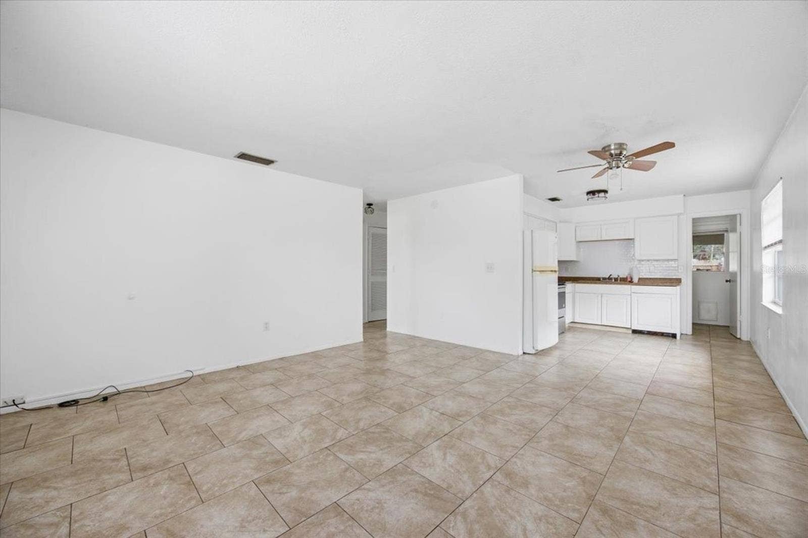 2218 BRANDY PLACE, Lakeland, FL 33801 2218 BRANDY PLACE, Lakeland, FL 33801