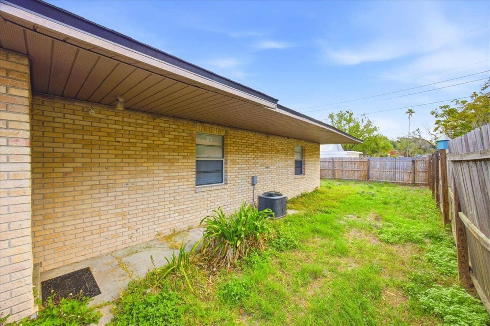 2218 BRANDY PLACE, Lakeland, FL 33801 2218 BRANDY PLACE, Lakeland, FL 33801