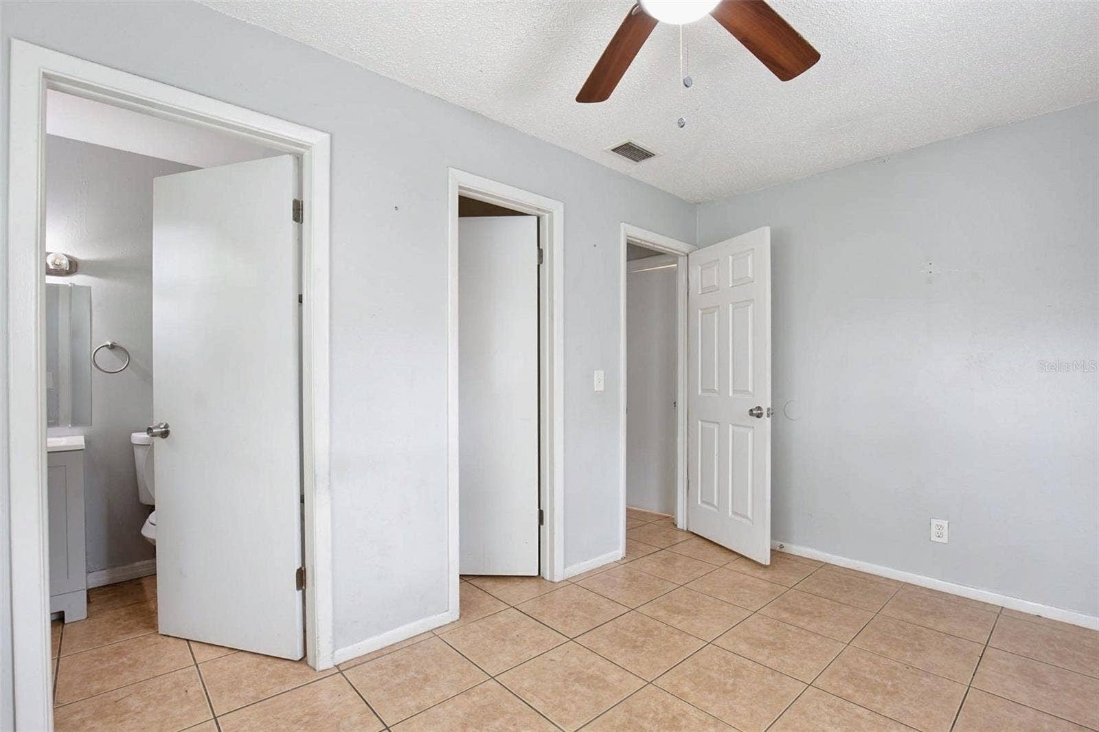 4317 PORPOISE DRIVE, Tampa, FL 33617 4317 PORPOISE DRIVE, Tampa, FL 33617