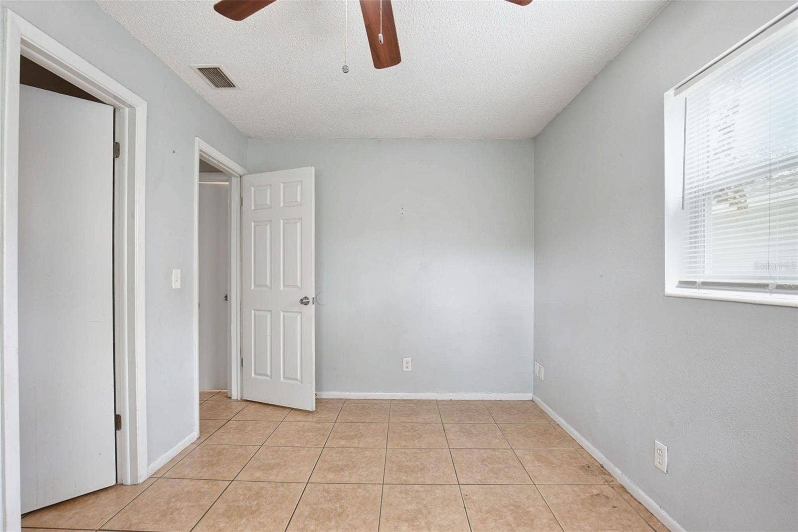 4317 PORPOISE DRIVE, Tampa, FL 33617 4317 PORPOISE DRIVE, Tampa, FL 33617