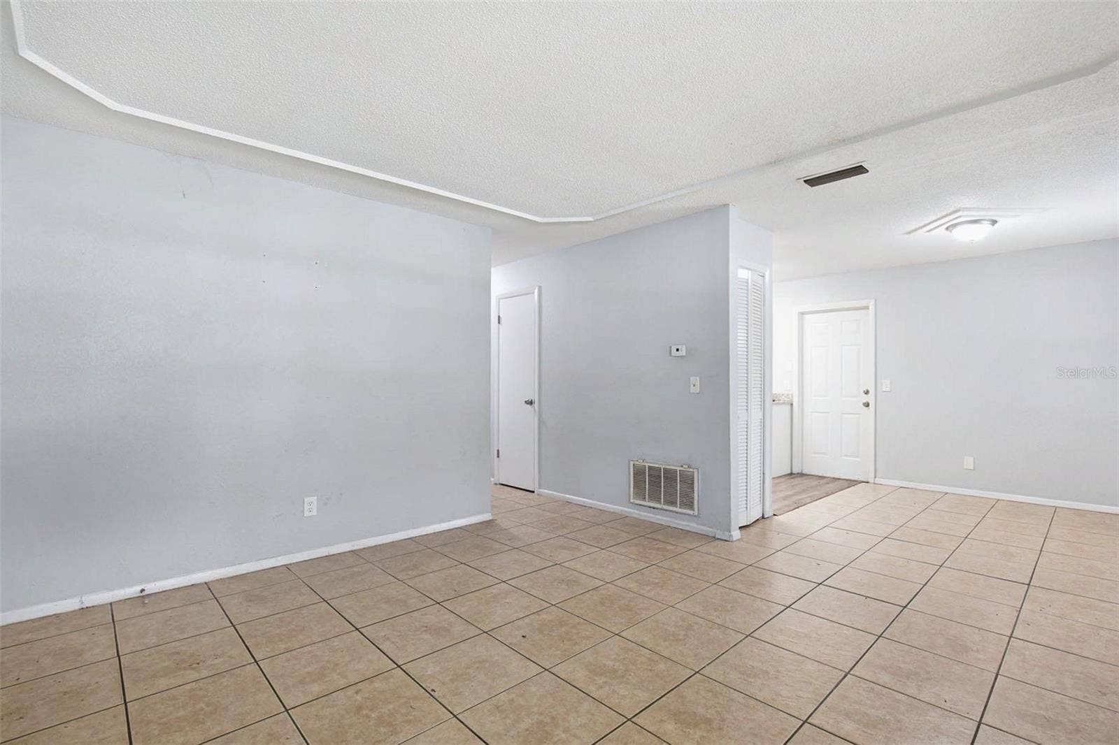 4317 PORPOISE DRIVE, Tampa, FL 33617 4317 PORPOISE DRIVE, Tampa, FL 33617