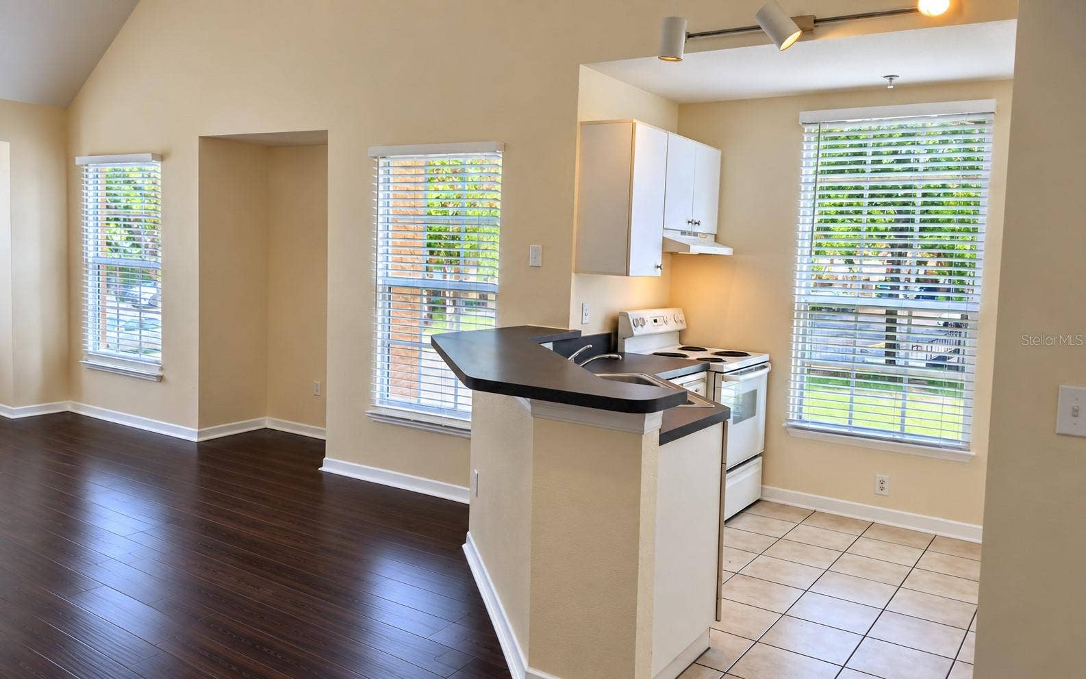 6344 RALEIGH STREET, #1114, Orlando, FL 32835 6344 RALEIGH STREET, #1114, Orlando, FL 32835