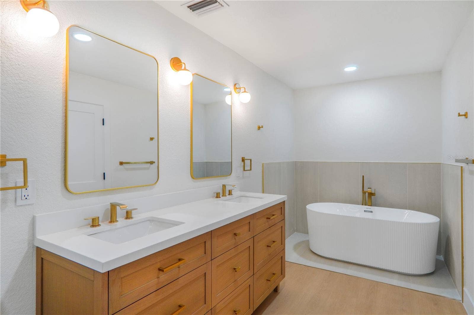 219 SHERIDAN AVENUE, Longwood, FL 32750 219 SHERIDAN AVENUE, Longwood, FL 32750