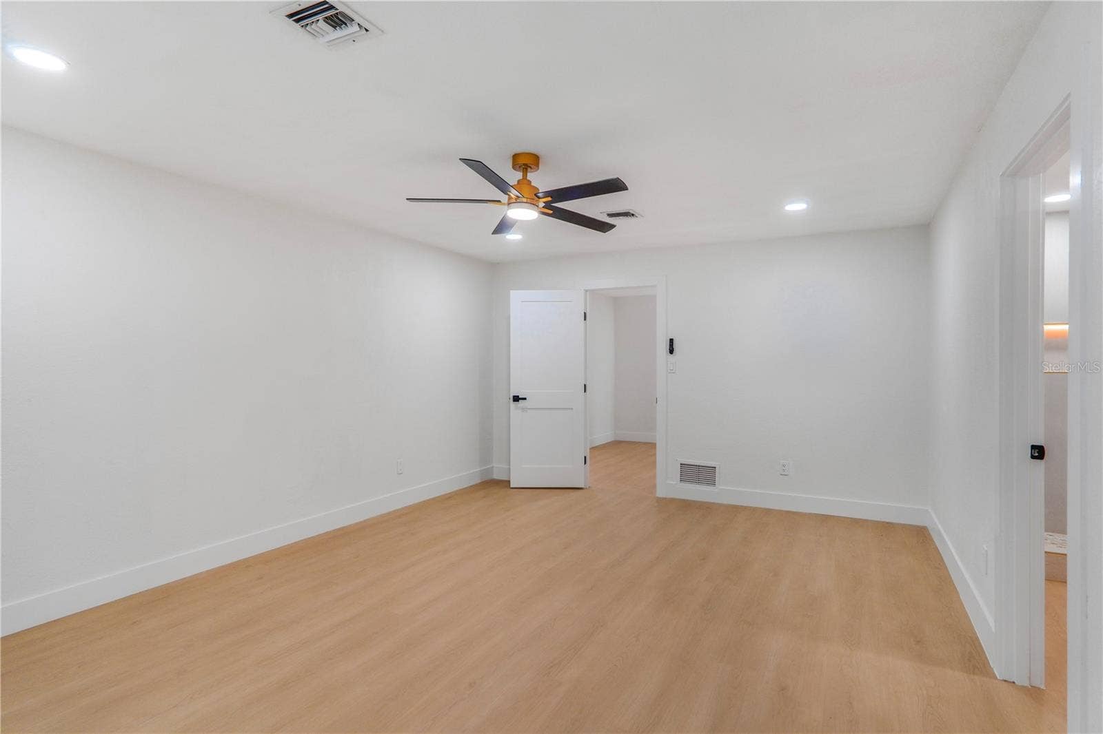 219 SHERIDAN AVENUE, Longwood, FL 32750 219 SHERIDAN AVENUE, Longwood, FL 32750