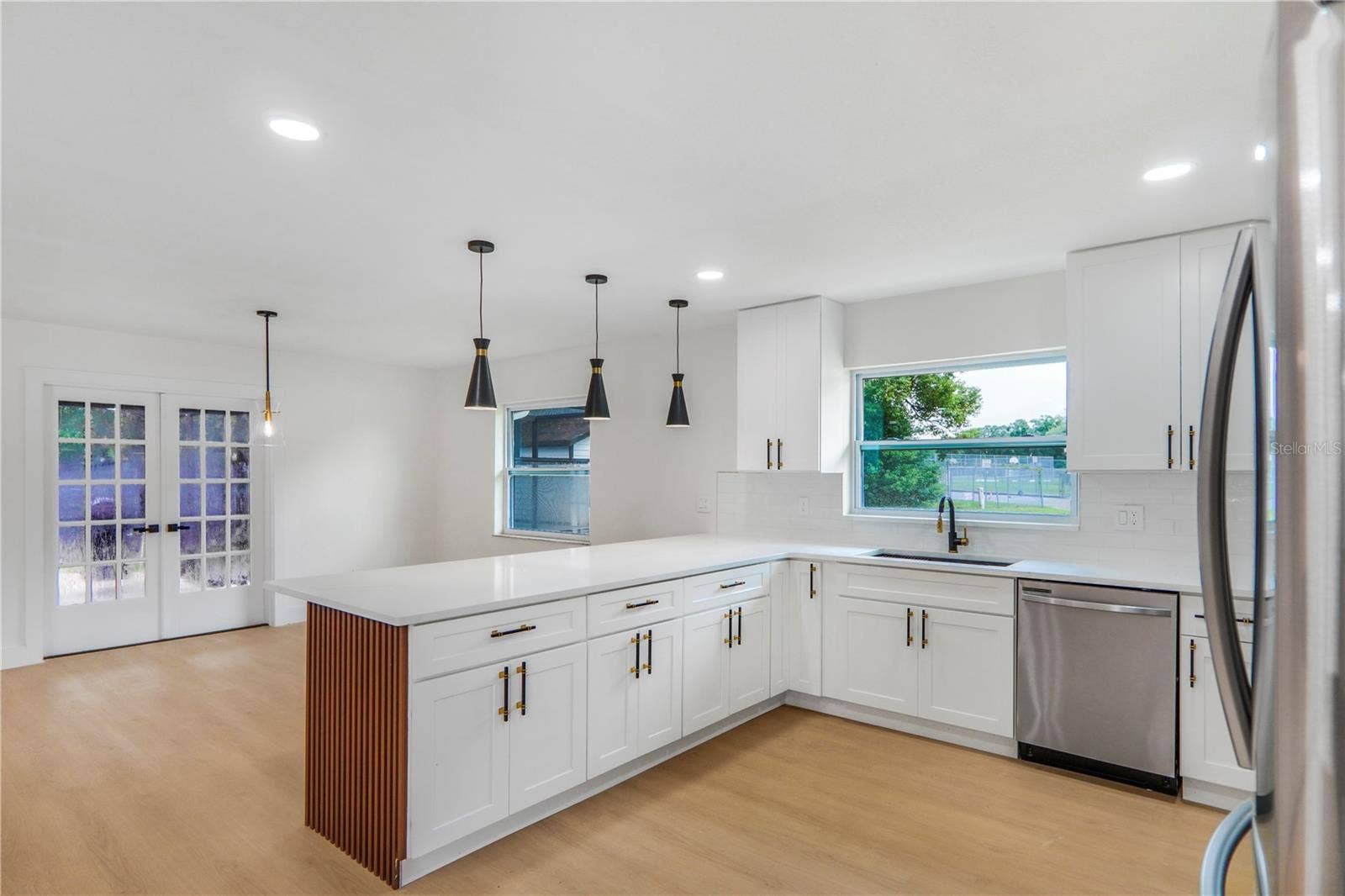 219 SHERIDAN AVENUE, Longwood, FL 32750 219 SHERIDAN AVENUE, Longwood, FL 32750
