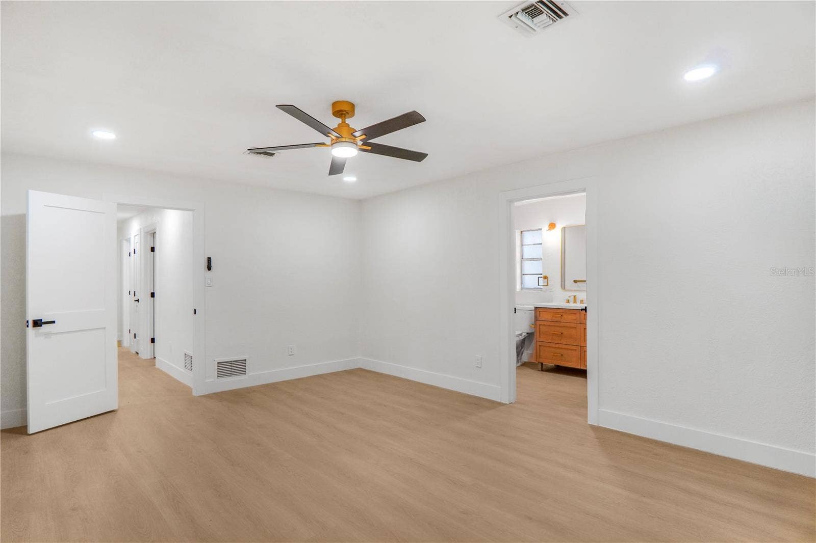 219 SHERIDAN AVENUE, Longwood, FL 32750 219 SHERIDAN AVENUE, Longwood, FL 32750