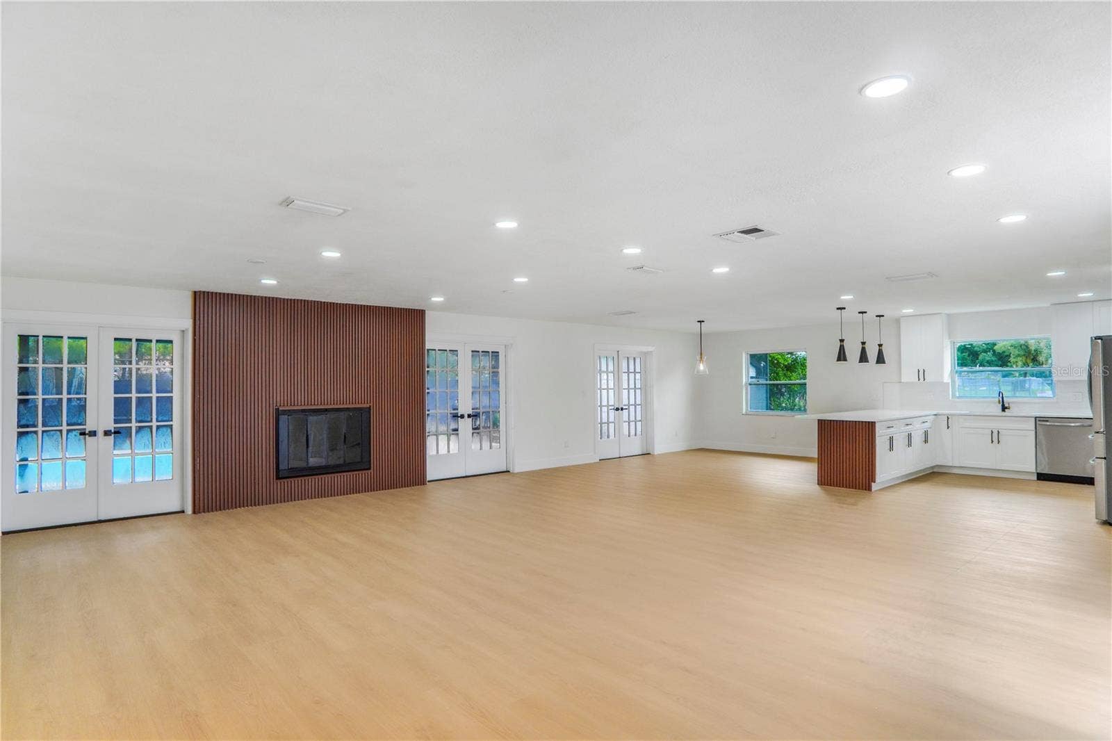 219 SHERIDAN AVENUE, Longwood, FL 32750 219 SHERIDAN AVENUE, Longwood, FL 32750