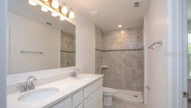 4355 WINESAP WAY, Lakeland, FL 33810 Model home - actual features may vary.