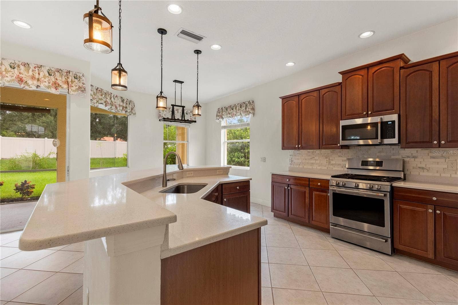 6841 74TH STREET CIRCLE E, Bradenton, FL 34203 6841 74TH STREET CIRCLE E, Bradenton, FL 34203
