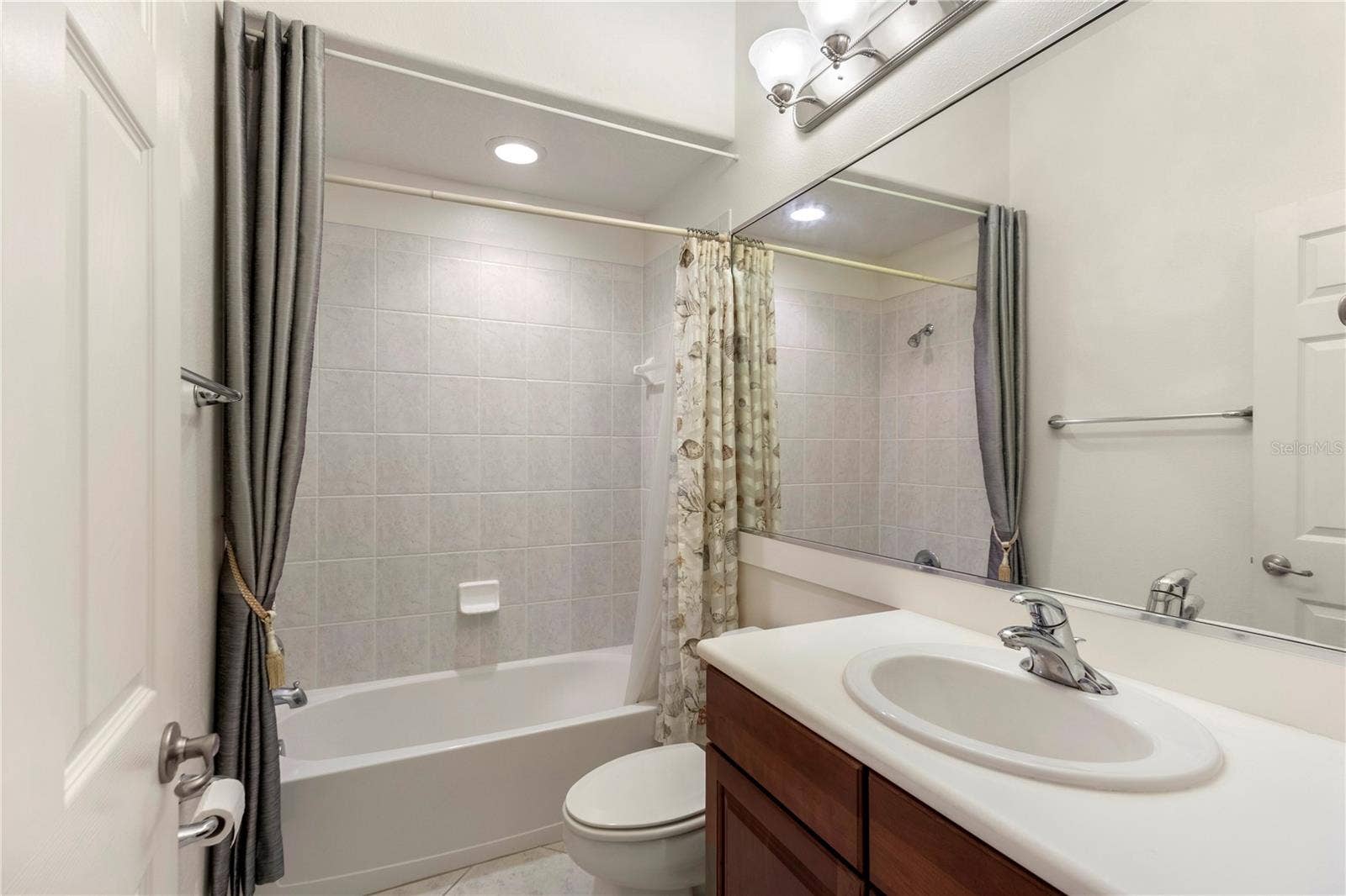 6841 74TH STREET CIRCLE E, Bradenton, FL 34203 6841 74TH STREET CIRCLE E, Bradenton, FL 34203