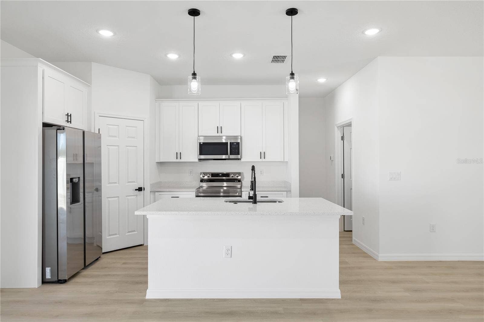 10 SWEET PEA CIRCLE, Poinciana, FL 34759