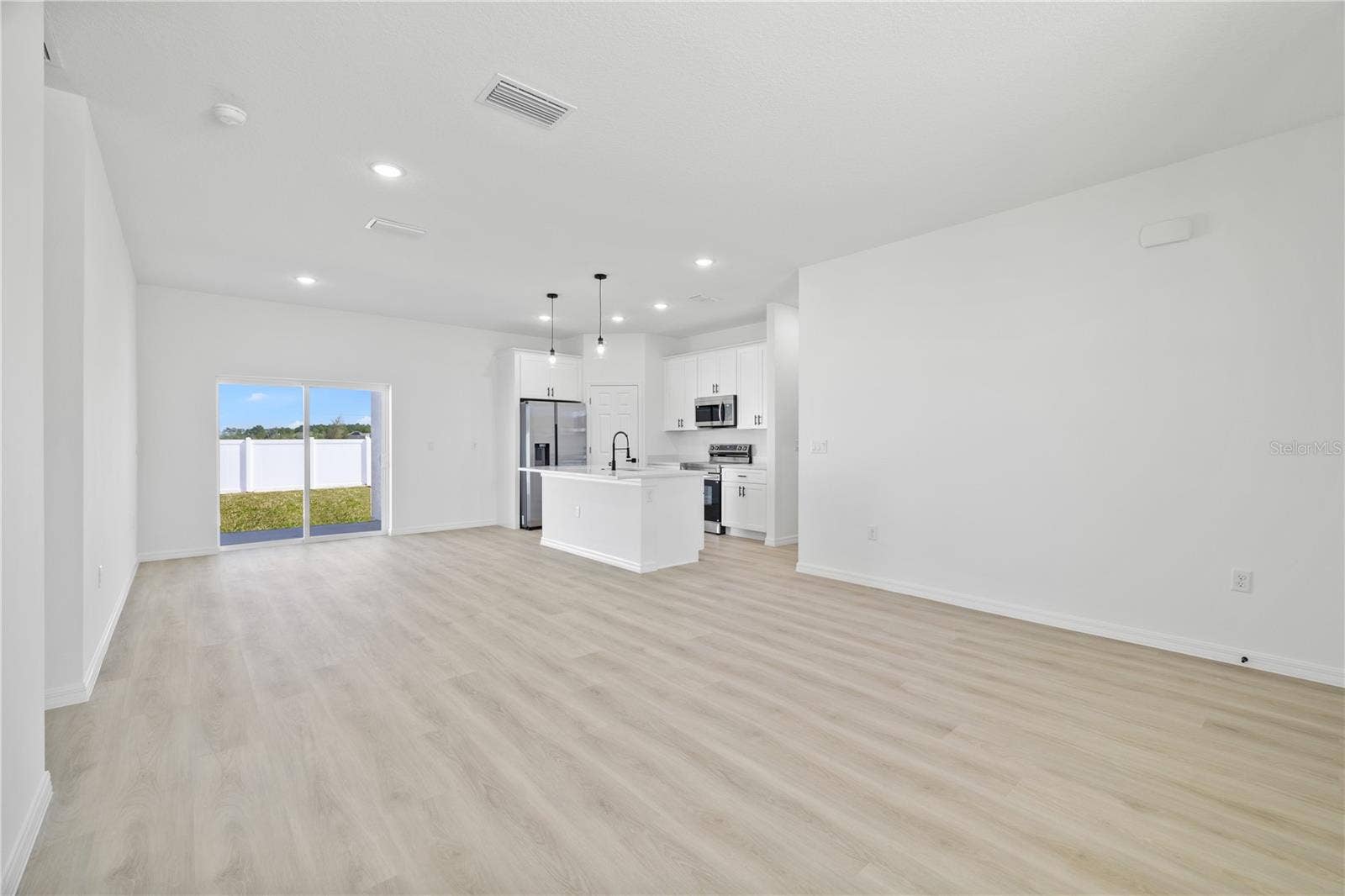 10 SWEET PEA CIRCLE, Poinciana, FL 34759