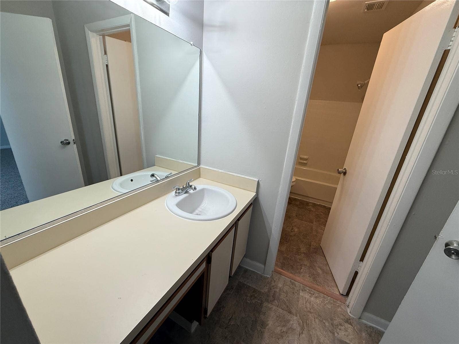 4419 S SEMORAN BOULEVARD, #7, Orlando, FL 32822 4419 S SEMORAN BOULEVARD, #7, Orlando, FL 32822