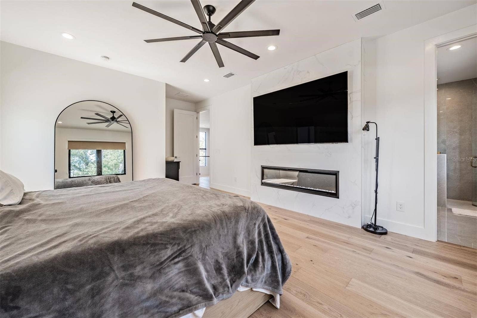 212 S RENELLIE DRIVE, Tampa, FL 33609 212 S RENELLIE DRIVE, Tampa, FL 33609