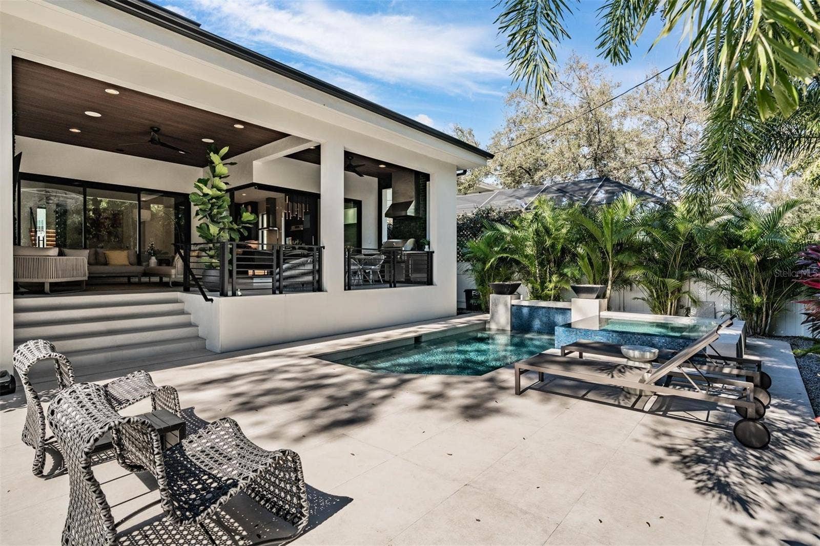 212 S RENELLIE DRIVE, Tampa, FL 33609 212 S RENELLIE DRIVE, Tampa, FL 33609