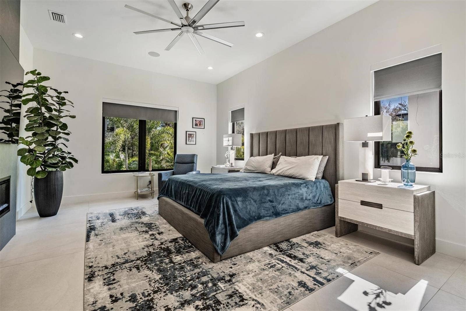 212 S RENELLIE DRIVE, Tampa, FL 33609 212 S RENELLIE DRIVE, Tampa, FL 33609