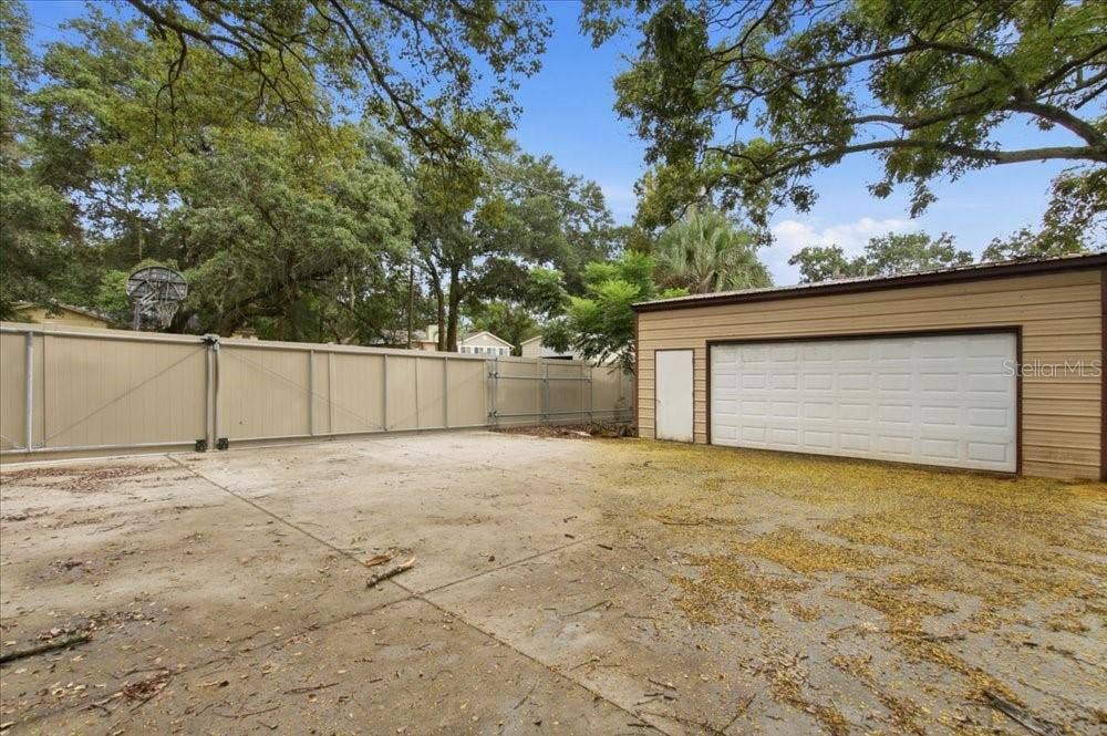 6402 BASIC LANE, Orlando, FL 32810 6402 BASIC LANE, Orlando, FL 32810
