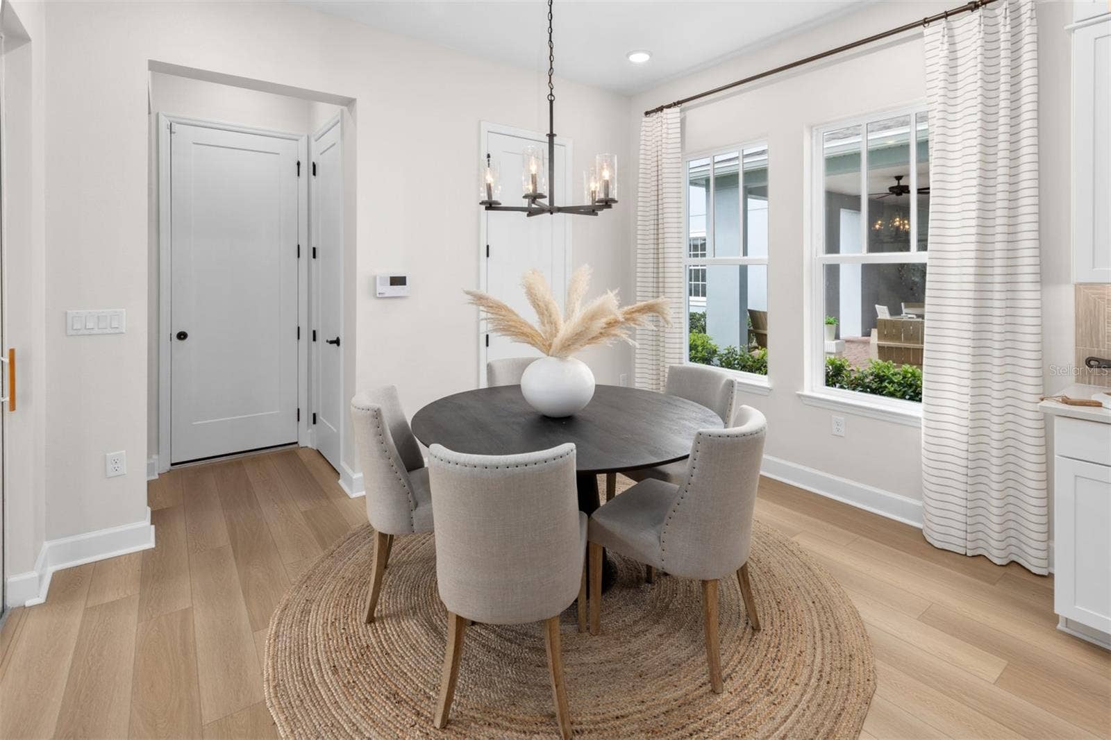 Island Village Heron Model Dining Room