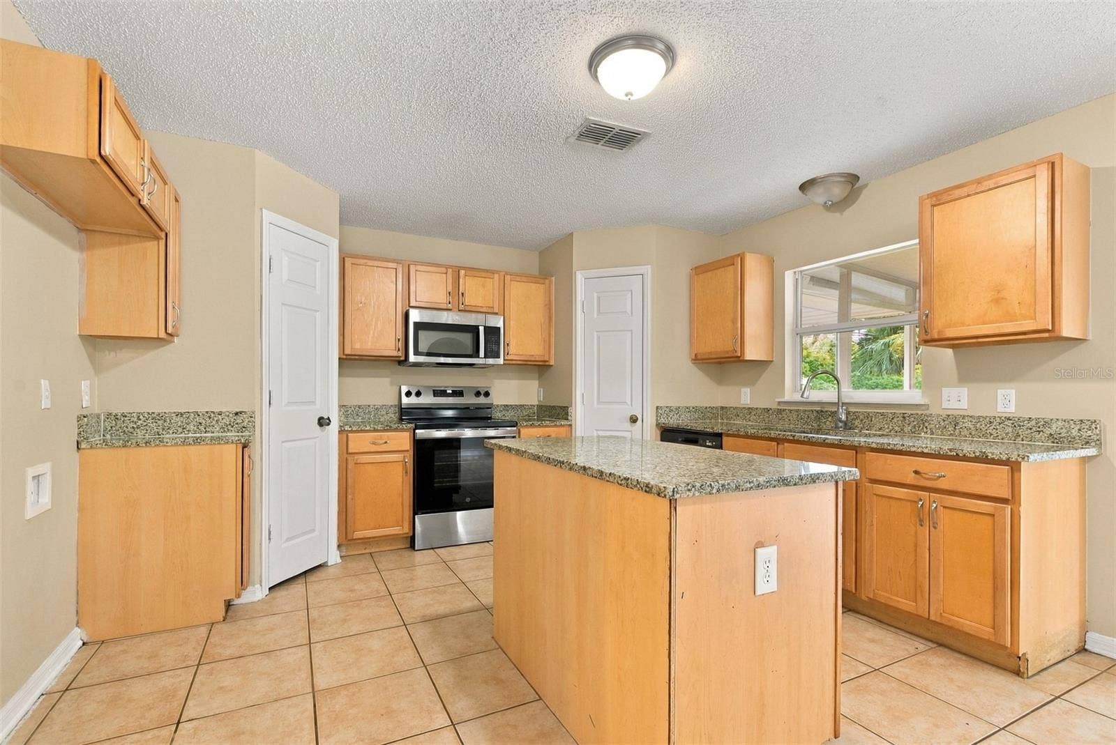 2228 SANDRIDGE CIRCLE, Eustis, FL 32726