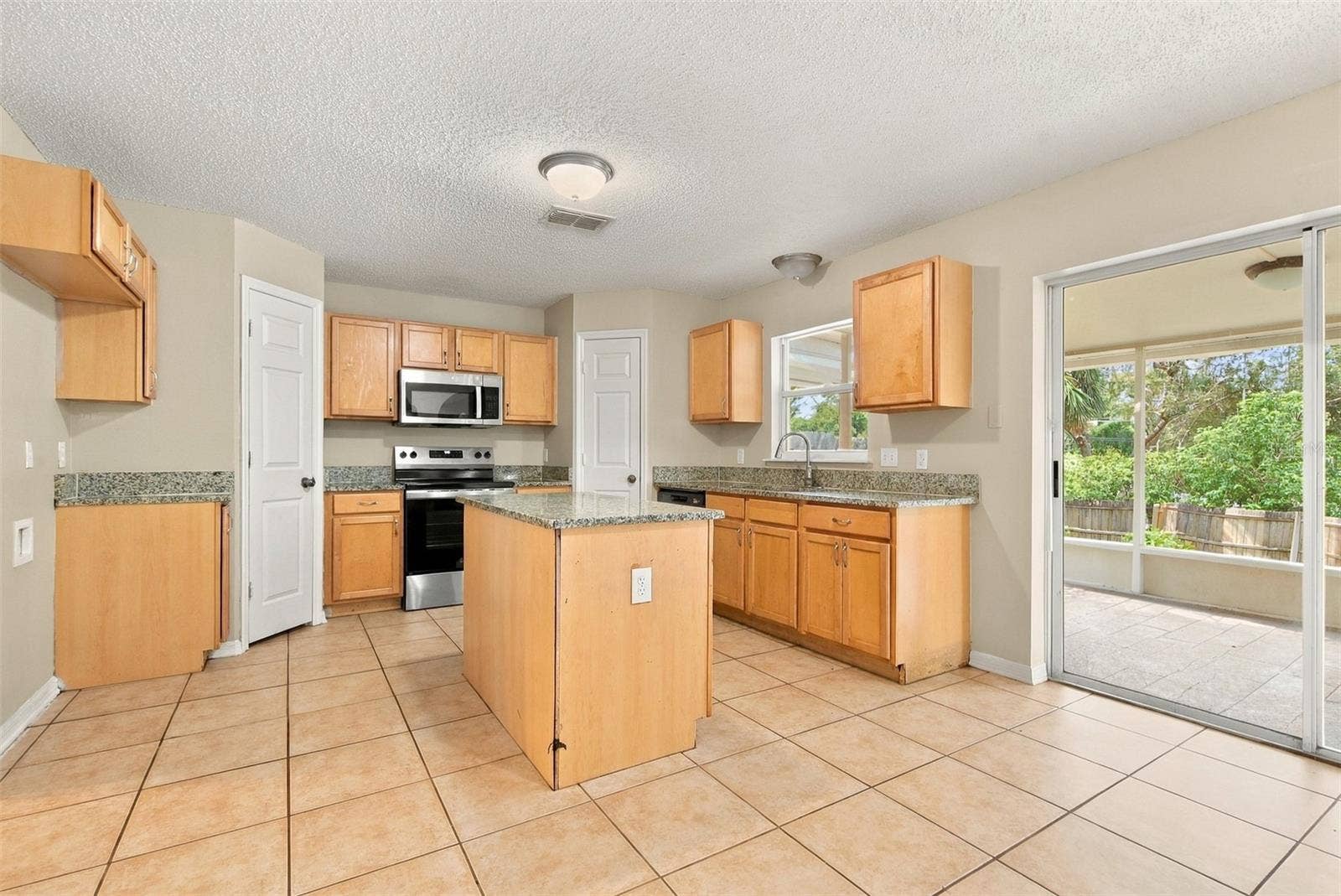 2228 SANDRIDGE CIRCLE, Eustis, FL 32726