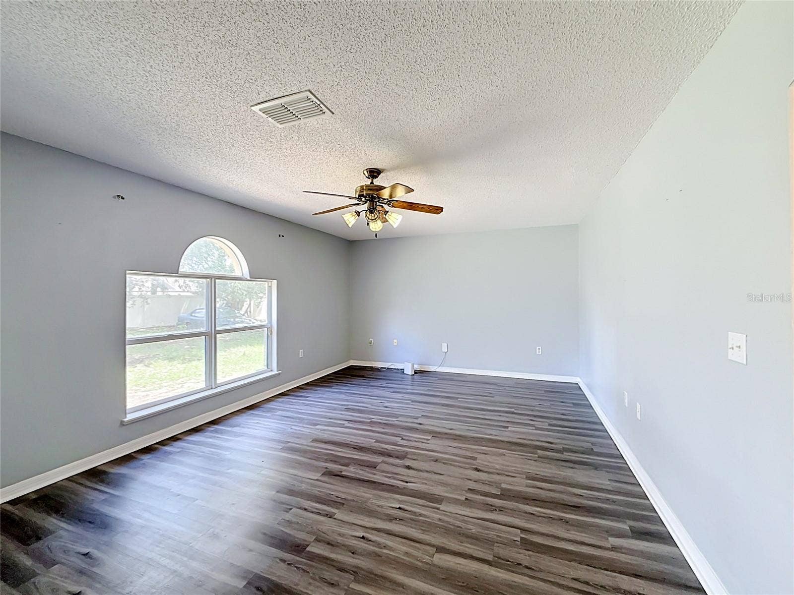 2032 ELMHURST LANE, Mascotte, FL 34753
