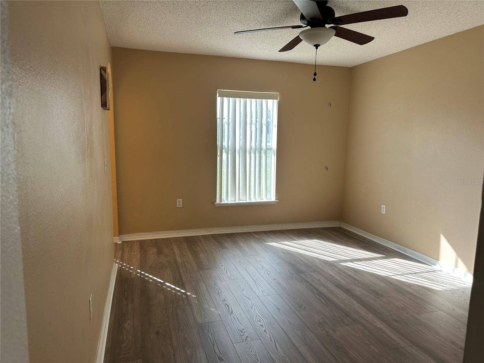 2032 ELMHURST LANE, Mascotte, FL 34753