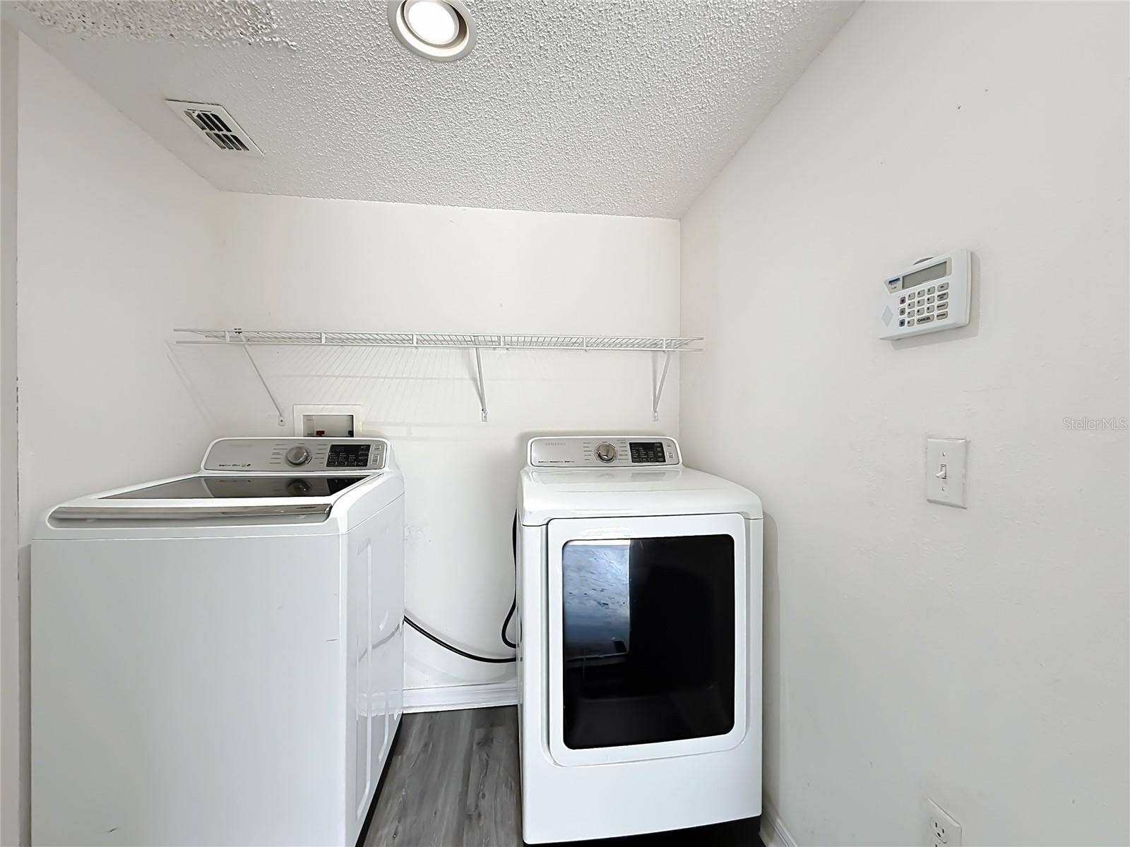 2032 ELMHURST LANE, Mascotte, FL 34753