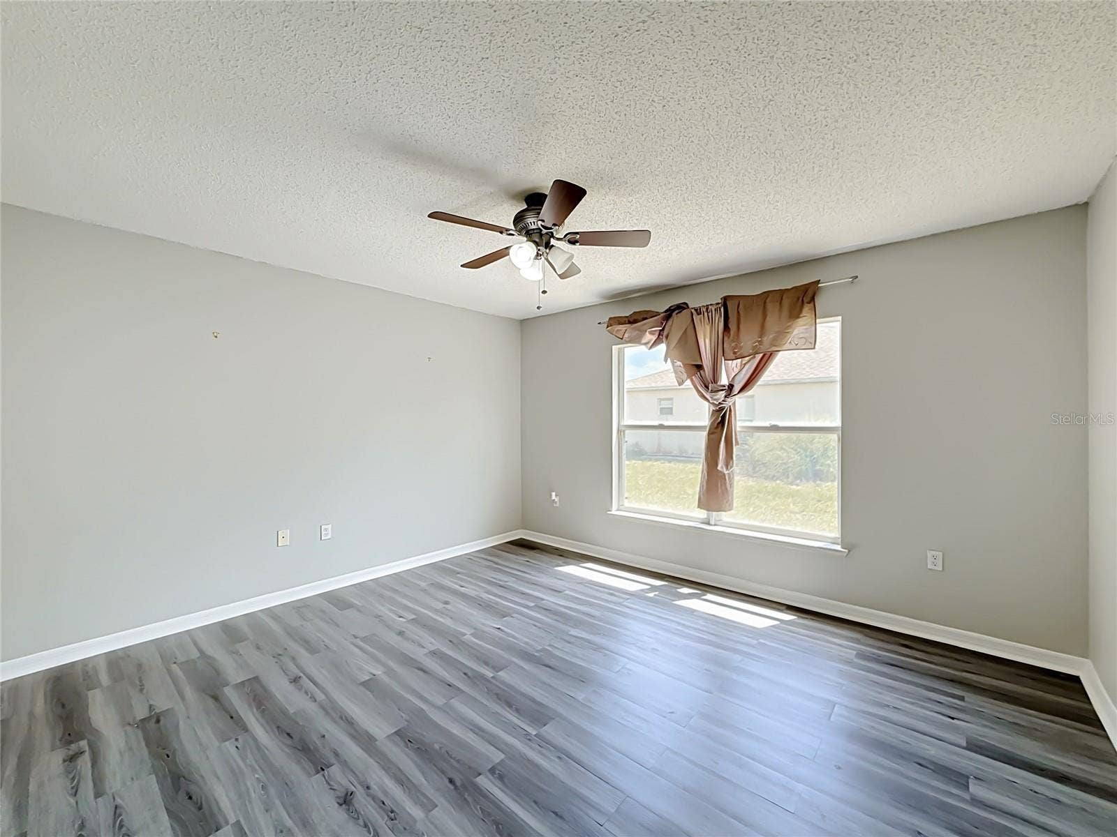 2032 ELMHURST LANE, Mascotte, FL 34753
