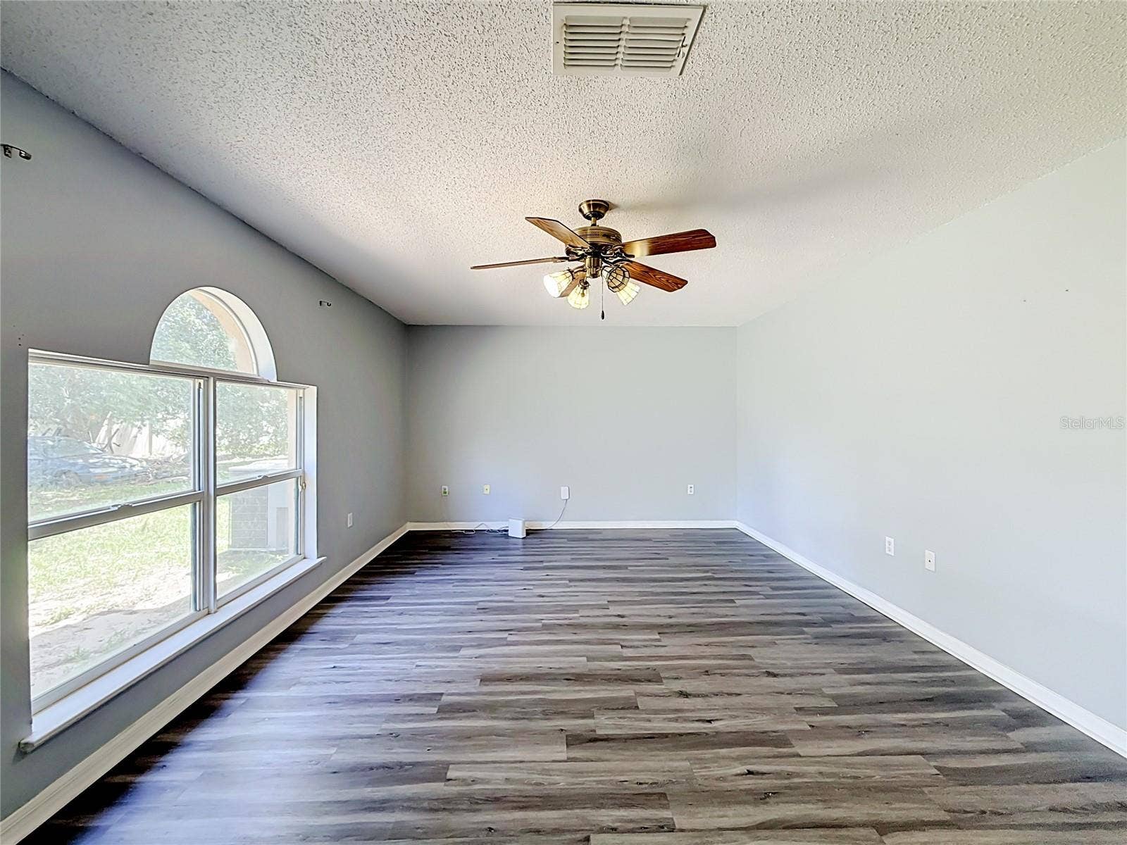 2032 ELMHURST LANE, Mascotte, FL 34753