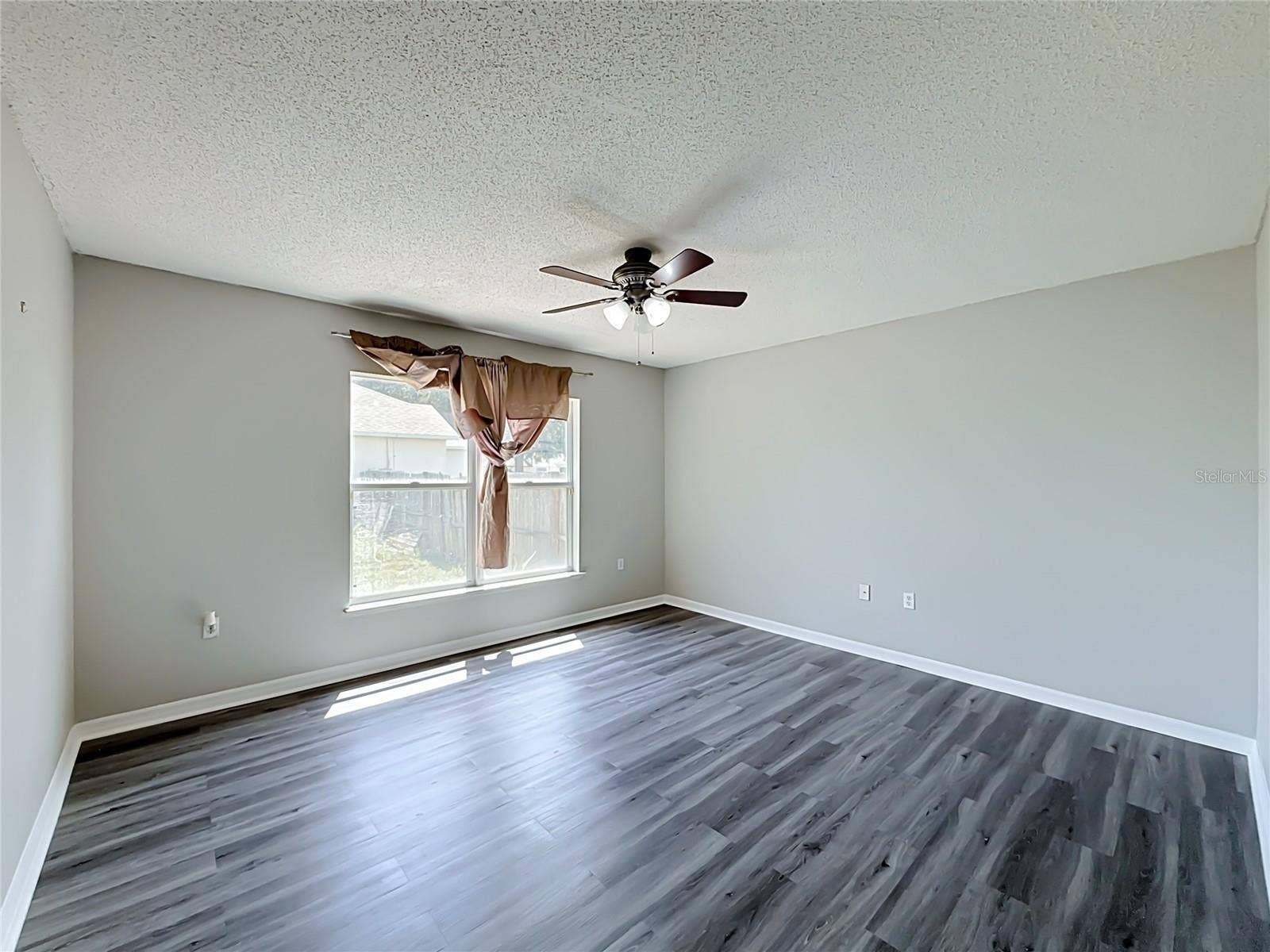 2032 ELMHURST LANE, Mascotte, FL 34753
