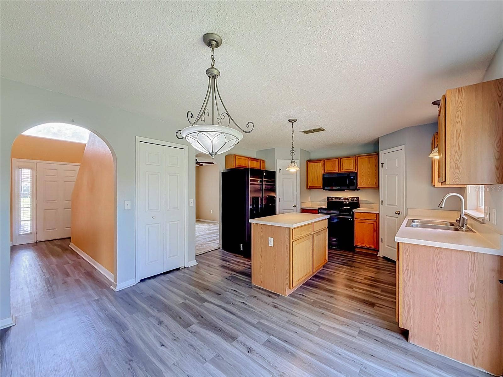 2032 ELMHURST LANE, Mascotte, FL 34753