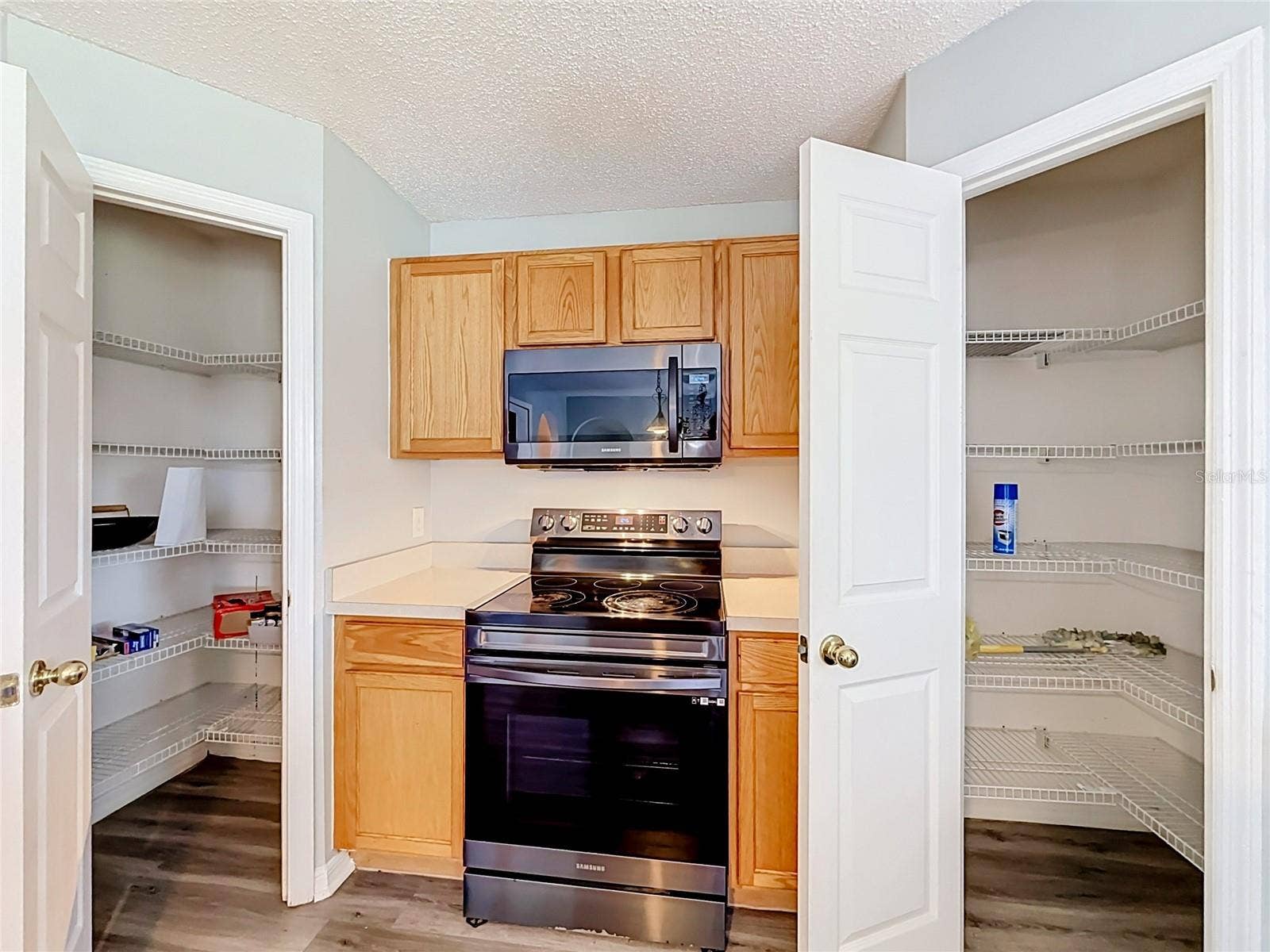 2032 ELMHURST LANE, Mascotte, FL 34753