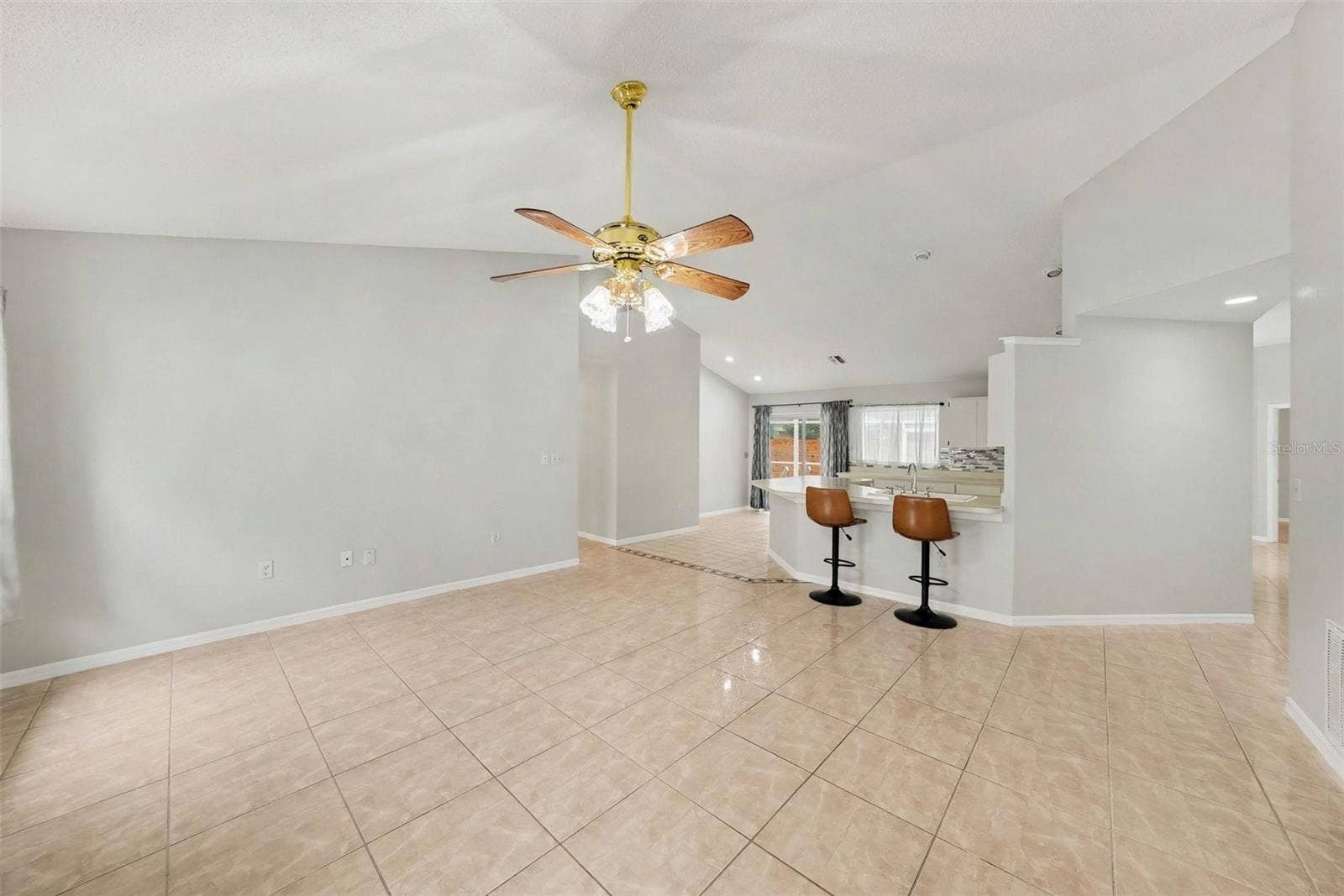 907 BRITTANY PARK BOULEVARD, Tarpon Springs, FL 34689 907 BRITTANY PARK BOULEVARD, Tarpon Springs, FL 34689