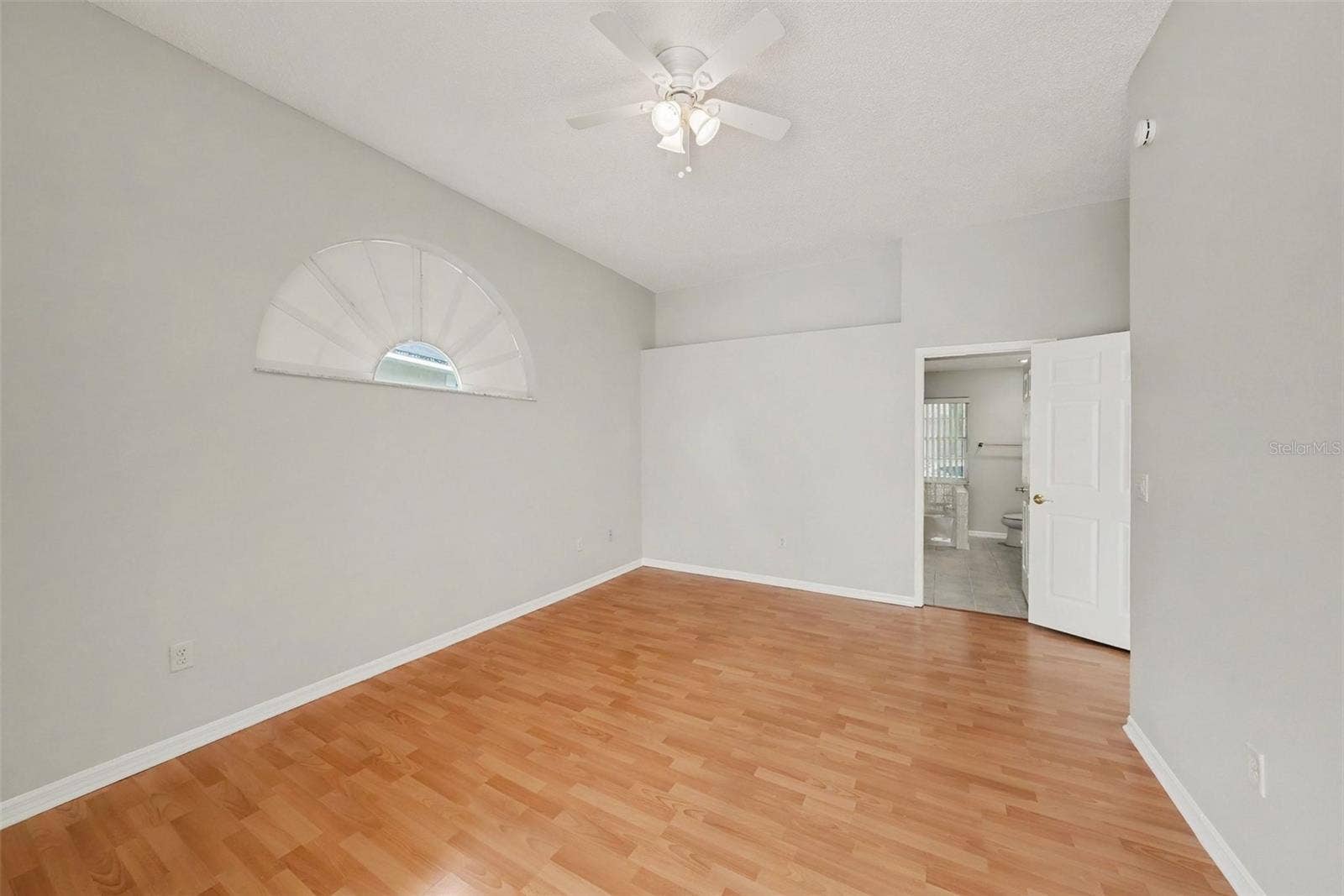 907 BRITTANY PARK BOULEVARD, Tarpon Springs, FL 34689 907 BRITTANY PARK BOULEVARD, Tarpon Springs, FL 34689