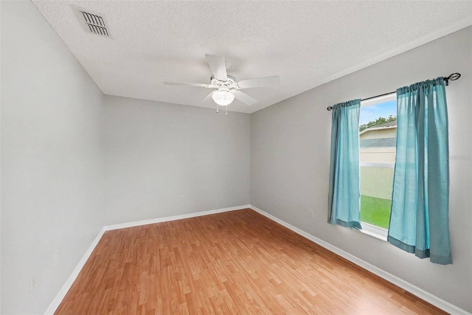 907 BRITTANY PARK BOULEVARD, Tarpon Springs, FL 34689 907 BRITTANY PARK BOULEVARD, Tarpon Springs, FL 34689