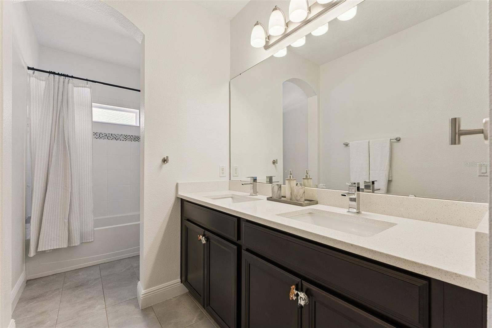 17839 GOURD NECK LOOP, Winter Garden, FL 34787 Bath 4