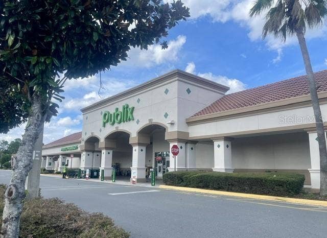 Publix grocery just around the corner that is golf cart accessible and not busy streets
