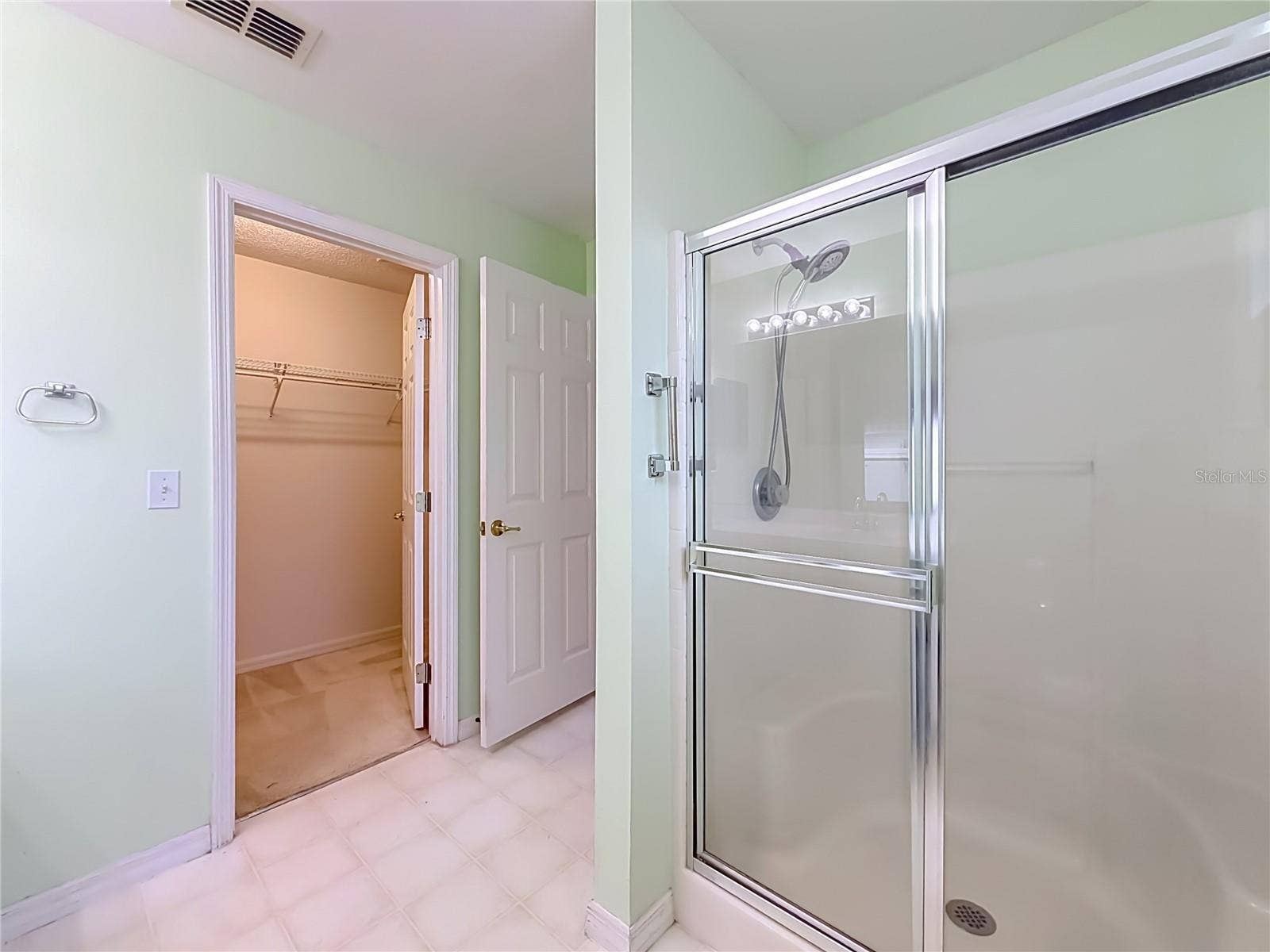 Primary shower