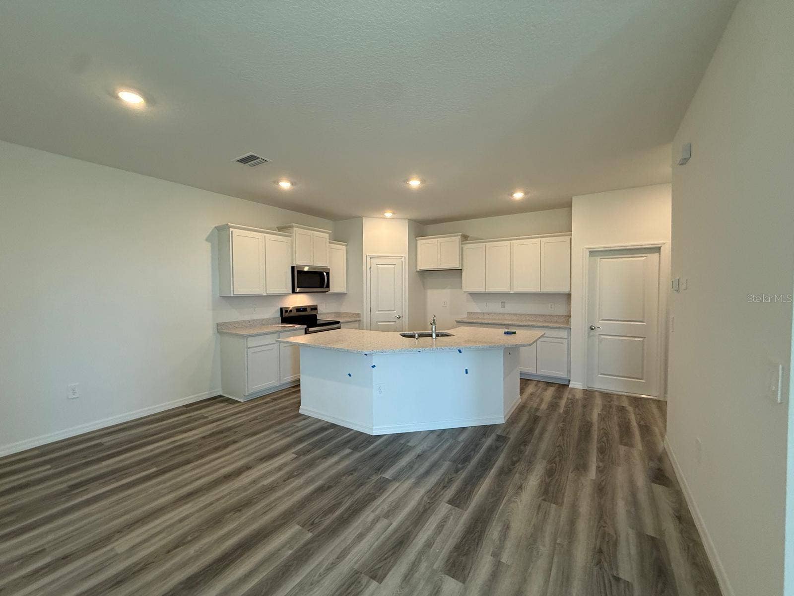 33018 RUSTIC RISE ROAD, San Antonio, FL 33576 33018 RUSTIC RISE ROAD, San Antonio, FL 33576