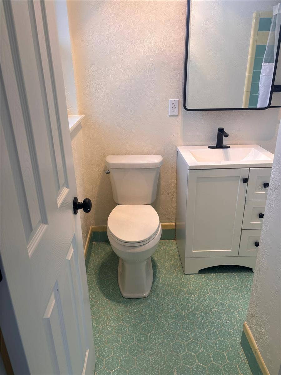7115 ALVINA WAY, Orlando, FL 32822 Master Bath