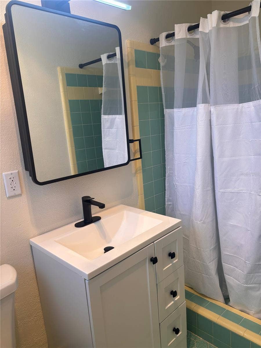 7115 ALVINA WAY, Orlando, FL 32822 Master Bath