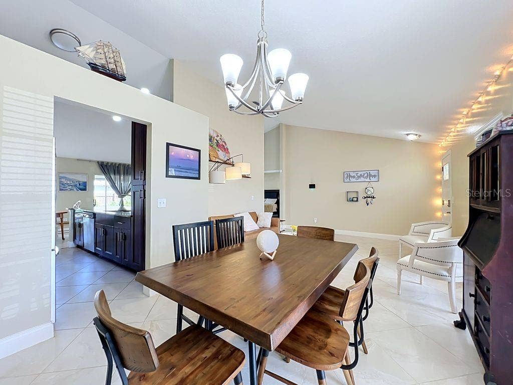 8609 CROSSBAY DRIVE, Orlando, FL 32829 8609 CROSSBAY DRIVE, Orlando, FL 32829
