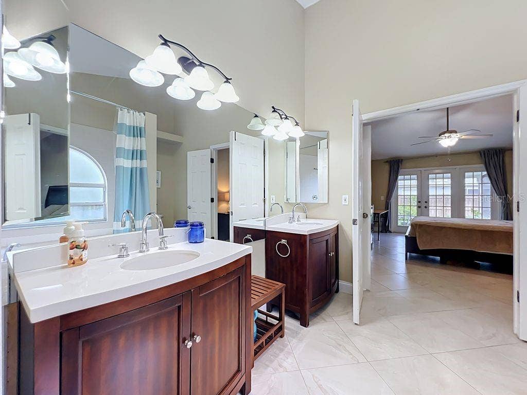 8609 CROSSBAY DRIVE, Orlando, FL 32829 8609 CROSSBAY DRIVE, Orlando, FL 32829
