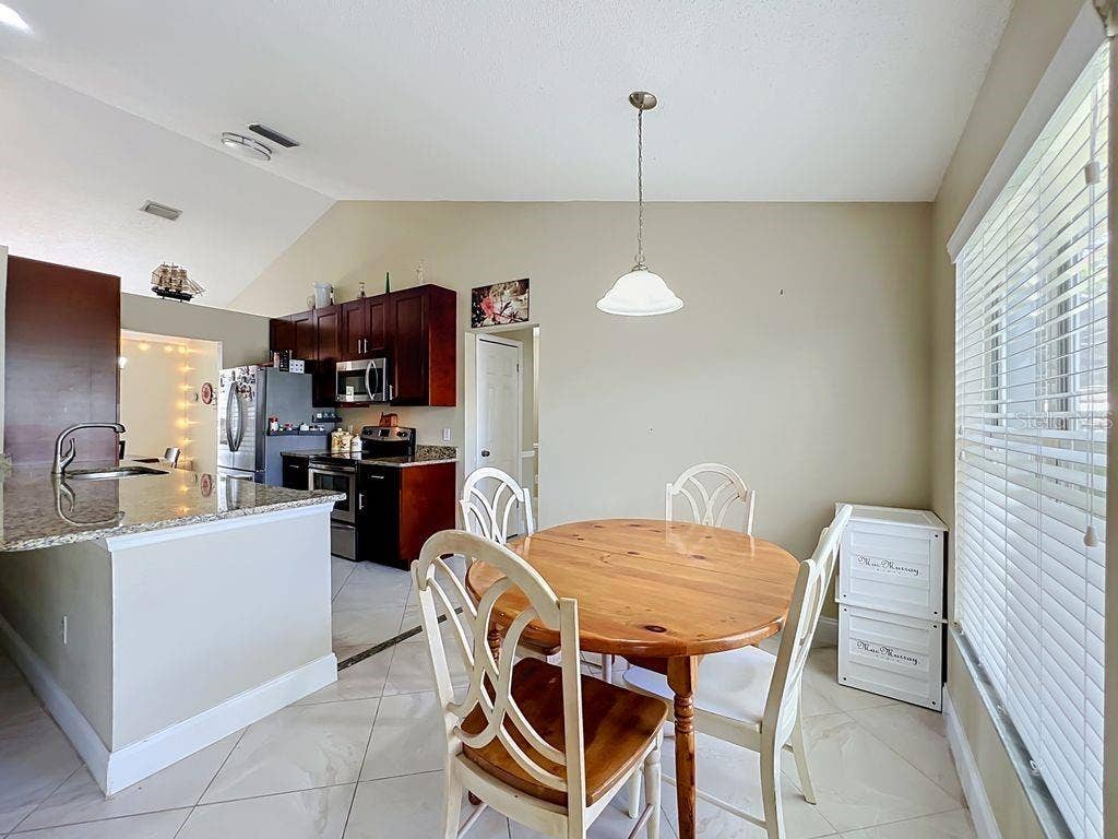 8609 CROSSBAY DRIVE, Orlando, FL 32829 8609 CROSSBAY DRIVE, Orlando, FL 32829