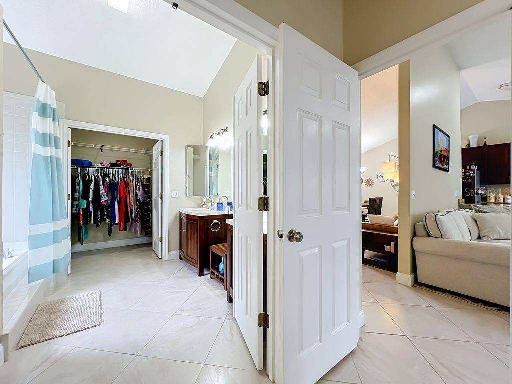 8609 CROSSBAY DRIVE, Orlando, FL 32829 8609 CROSSBAY DRIVE, Orlando, FL 32829