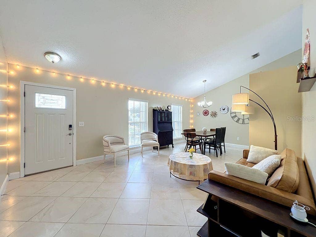 8609 CROSSBAY DRIVE, Orlando, FL 32829 8609 CROSSBAY DRIVE, Orlando, FL 32829
